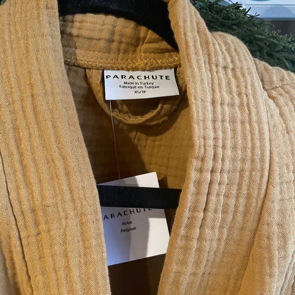 SOLD-Parachute cloud robe - Picture 6 of 6